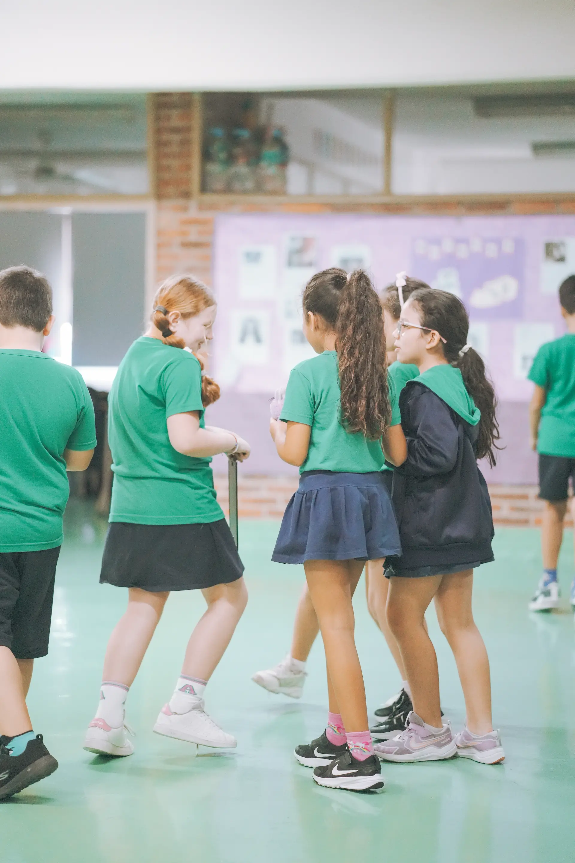 Alumnos en aula de primaria